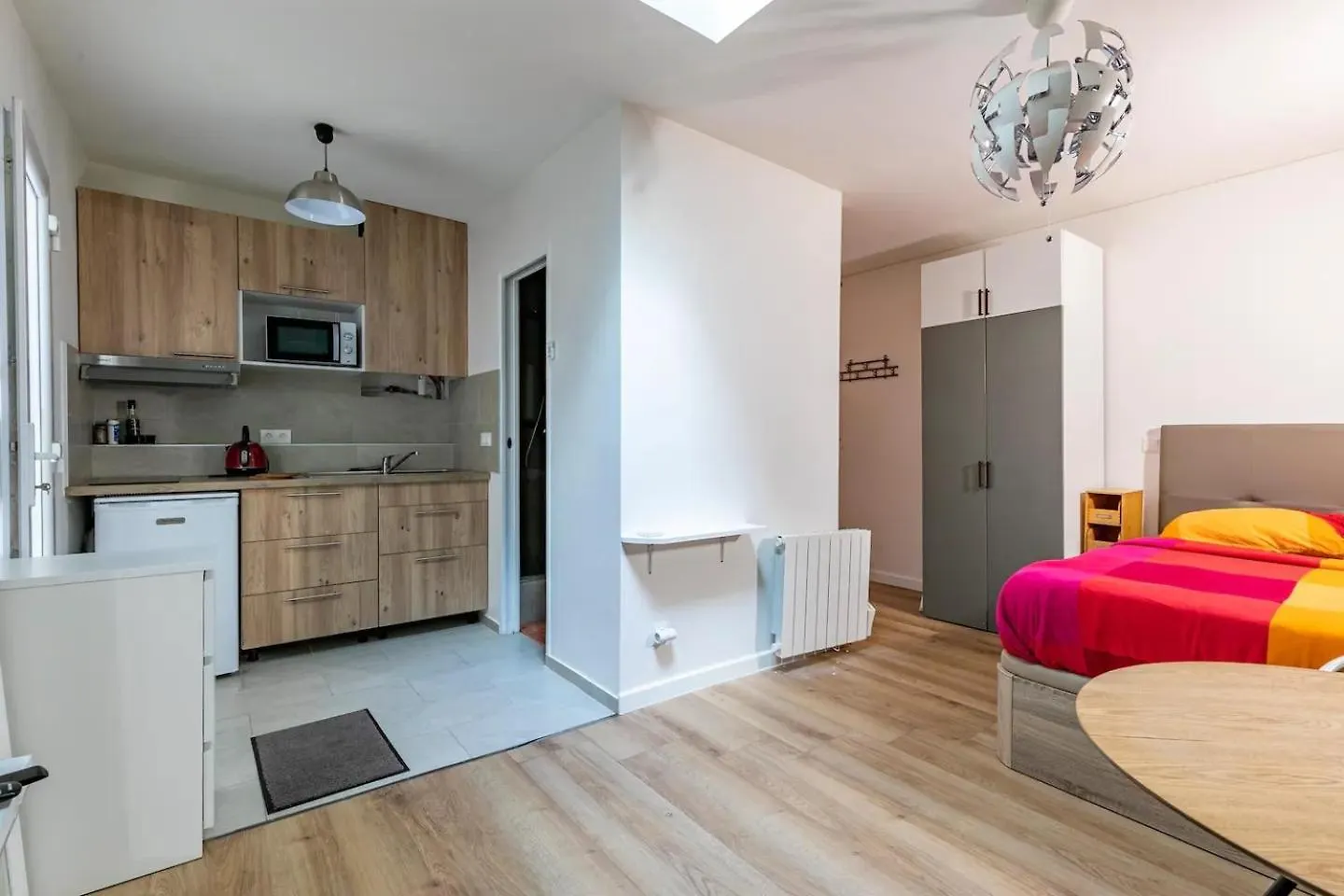 Gare Du Nord Confortable Pied A Terre Avec Patio Appartement